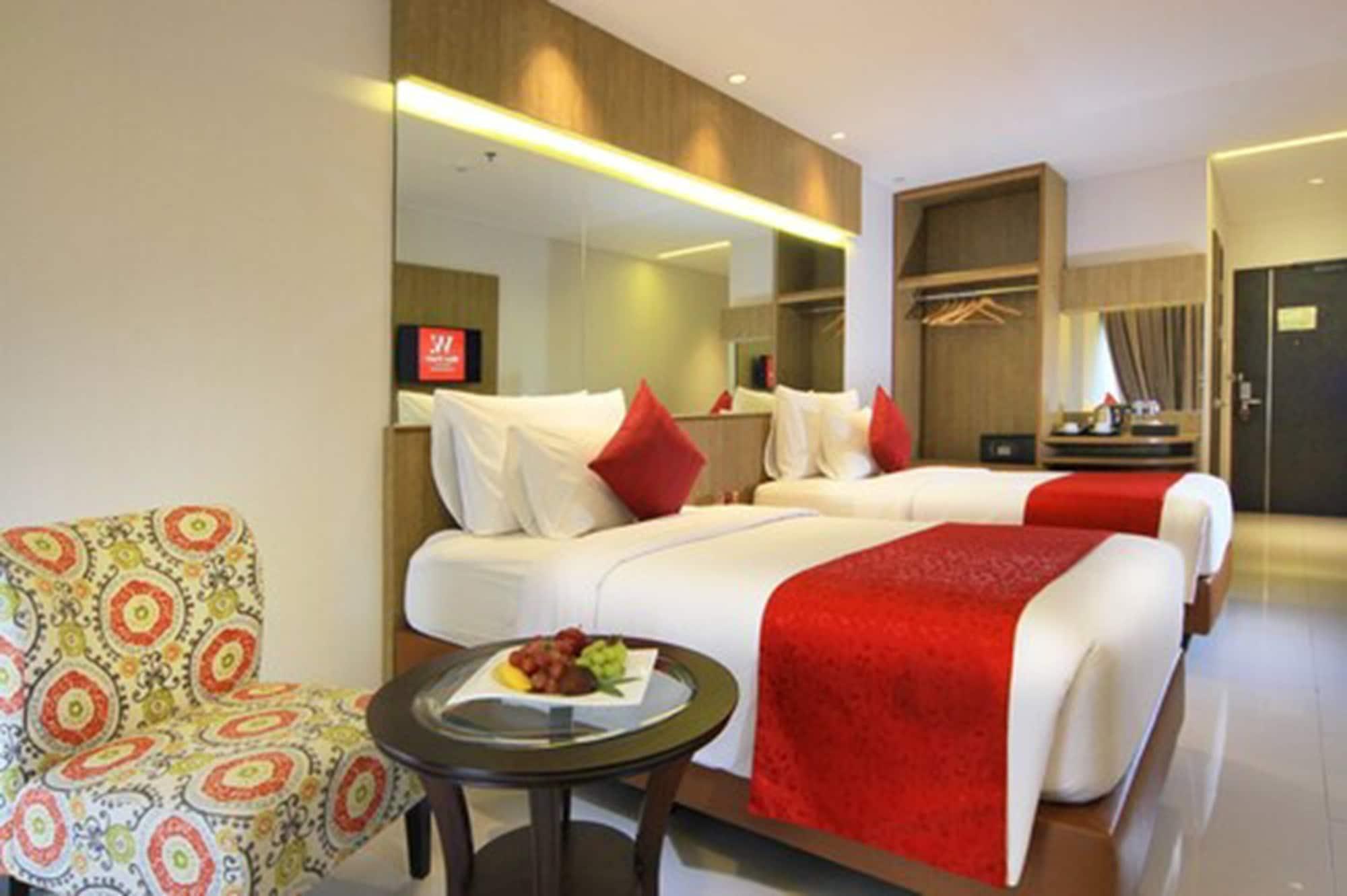 West Point Hotel Bandung Buitenkant foto