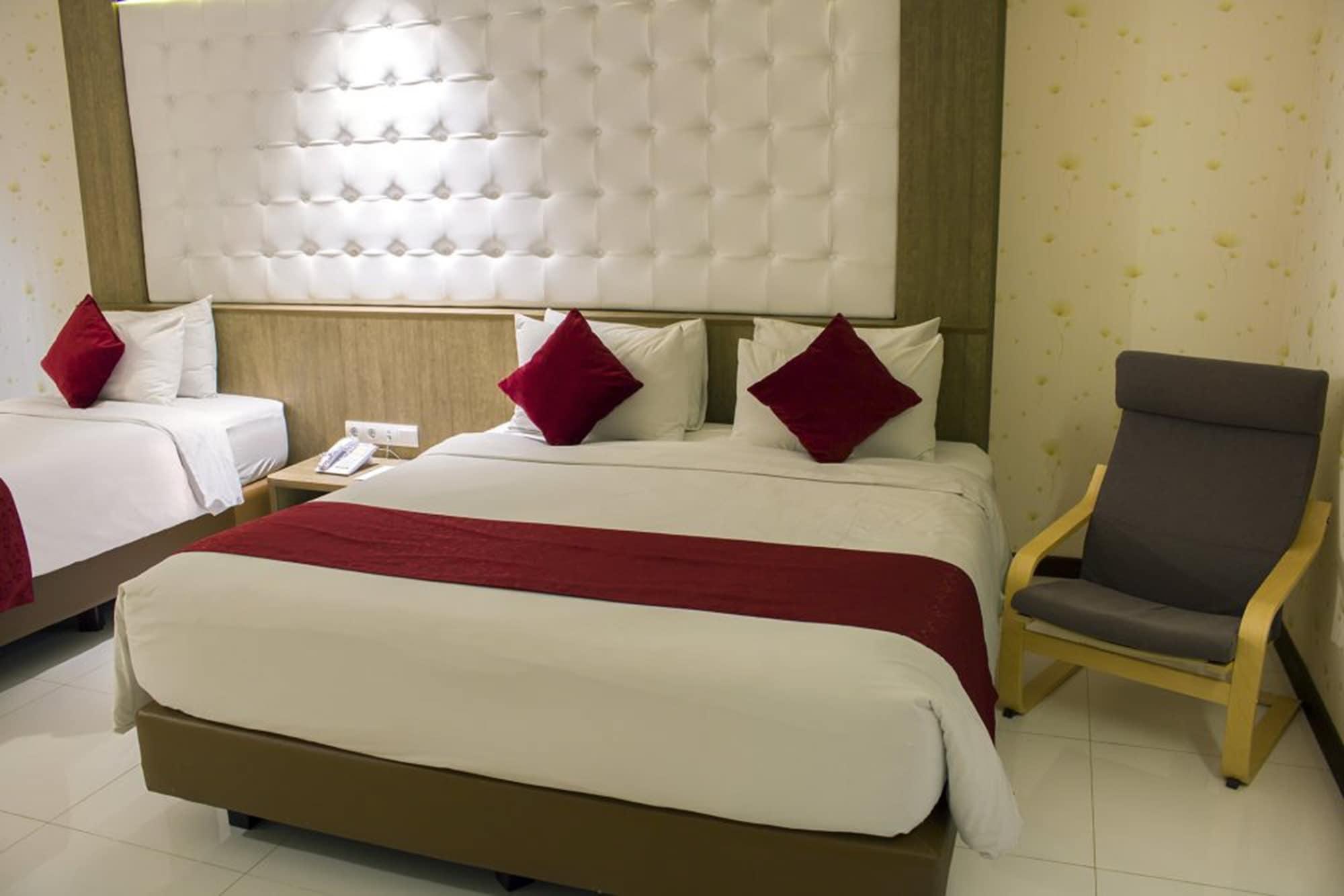 West Point Hotel Bandung Buitenkant foto