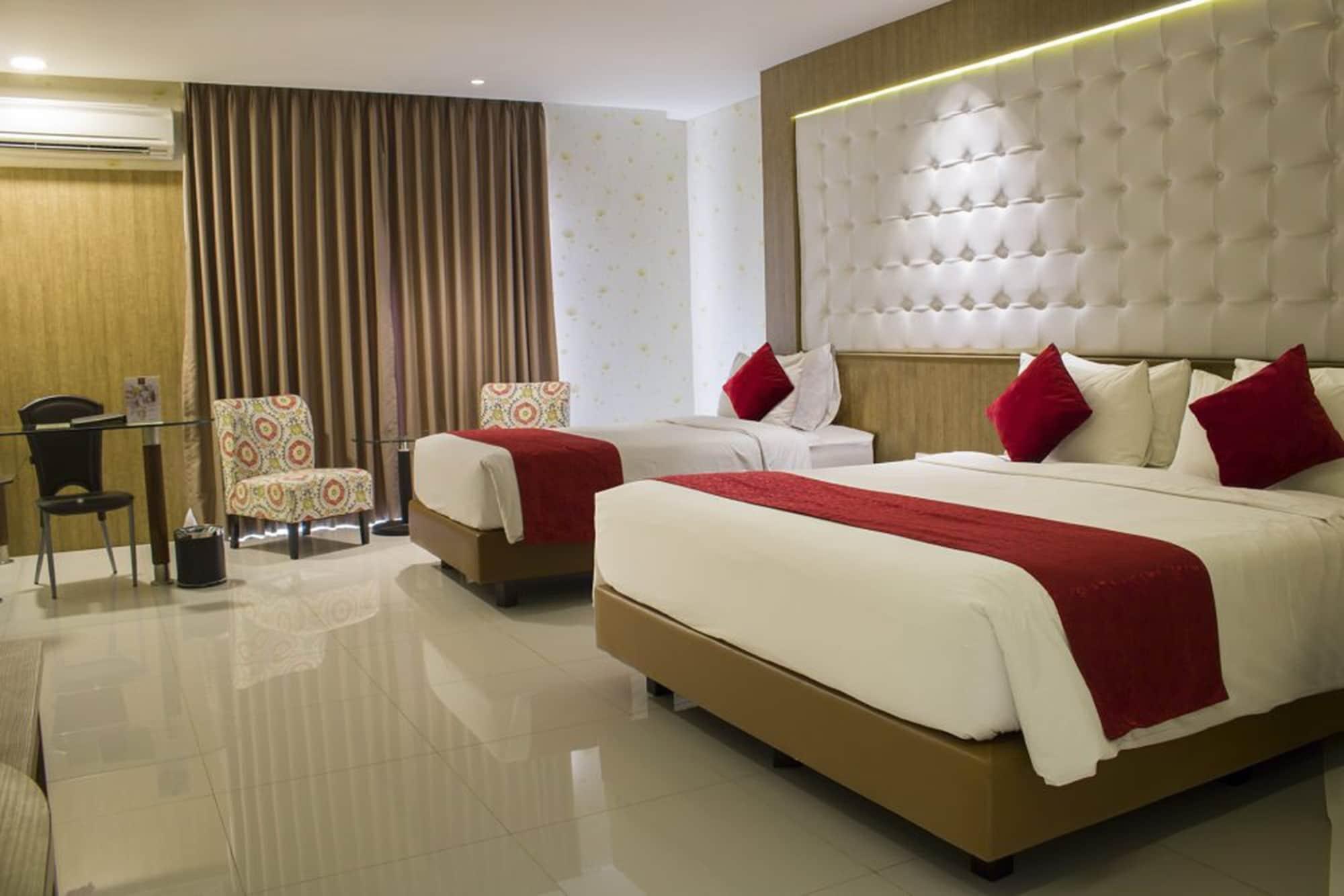 West Point Hotel Bandung Buitenkant foto