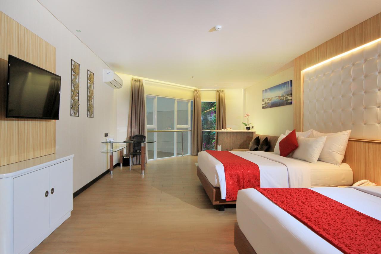 West Point Hotel Bandung Buitenkant foto