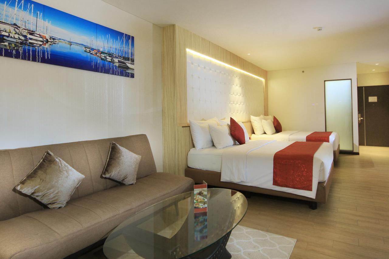 West Point Hotel Bandung Buitenkant foto
